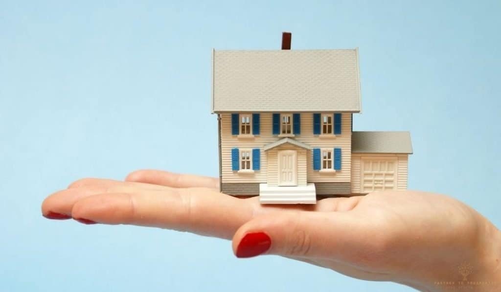 Refinance Vs Selling in 2026: Making the Smart Financial Move on One Income