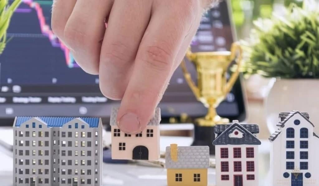 The 2026 Guide for Real Estate Investors: Earnings, Strategies, and Risks for One-Income Families